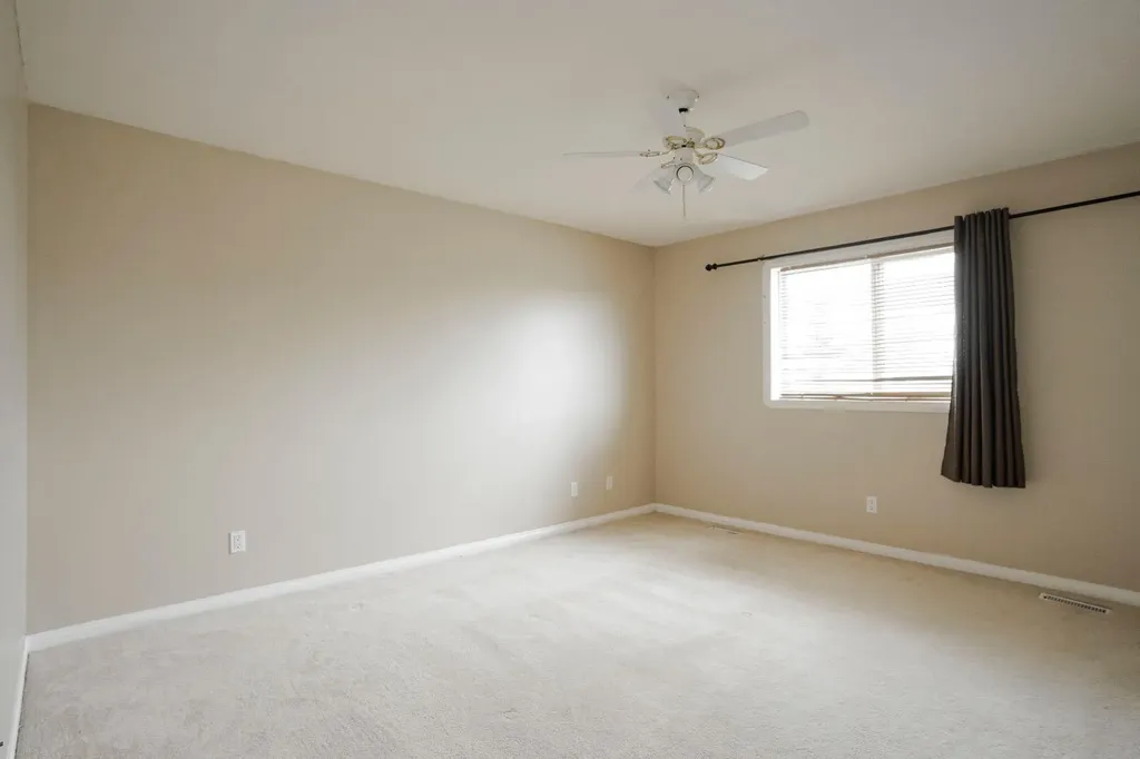 100 Philpott Bay Fort Mcmurray AB T9K 2T8