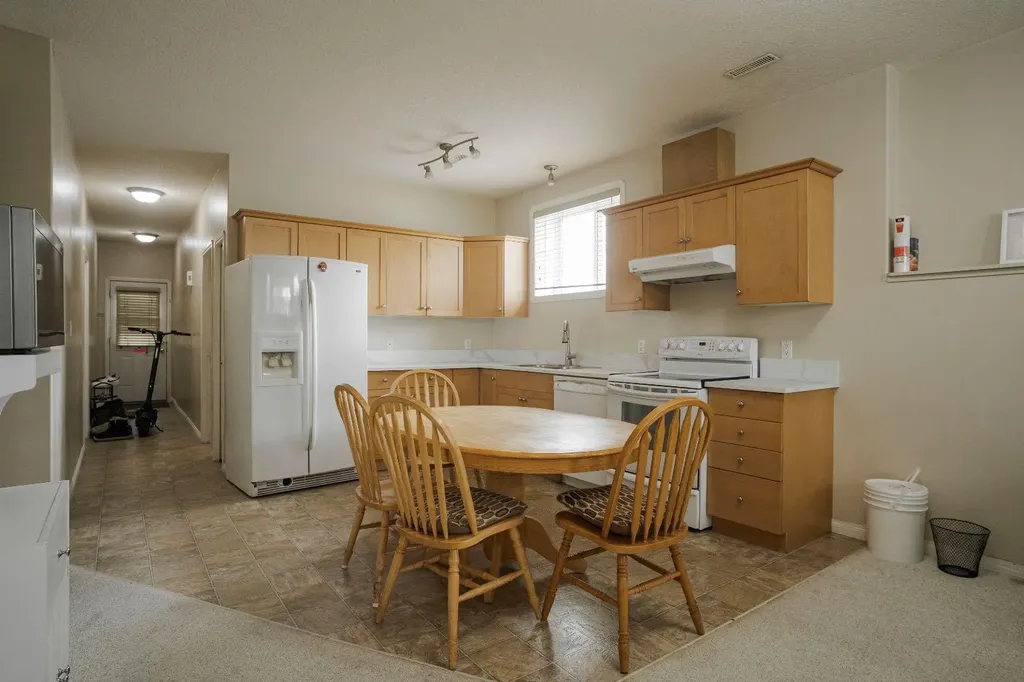 100 Philpott Bay Fort Mcmurray AB T9K 2T8