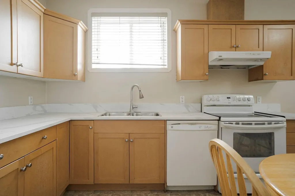 100 Philpott Bay Fort Mcmurray AB T9K 2T8