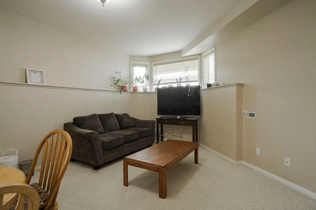 100 Philpott Bay Fort Mcmurray AB T9K 2T8