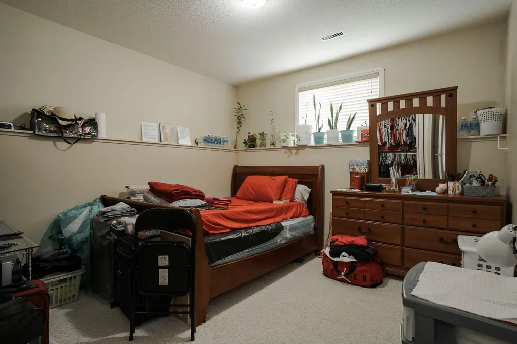 100 Philpott Bay Fort Mcmurray AB T9K 2T8