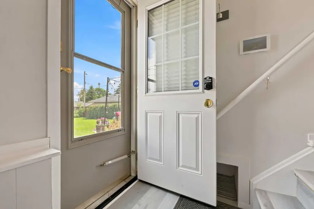 404 Arlington Drive SE Calgary AB T2H 1S3