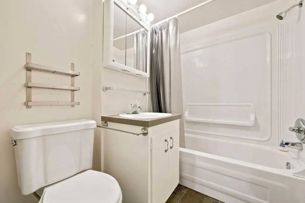 404 Arlington Drive SE Calgary AB T2H 1S3
