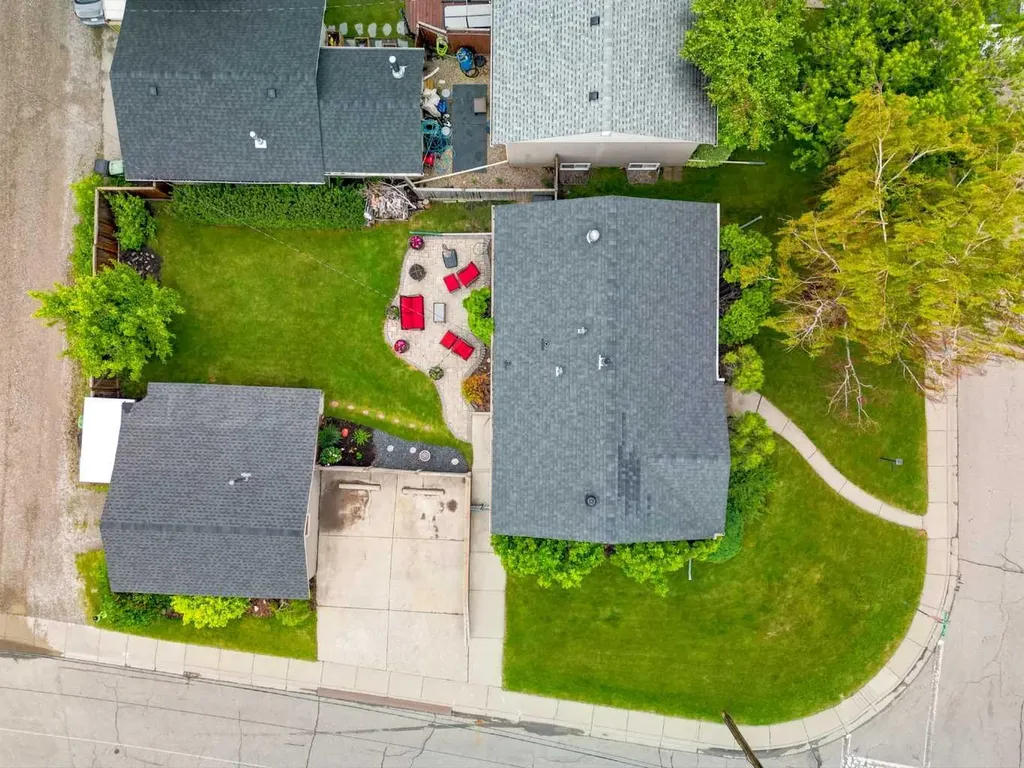 404 Arlington Drive SE Calgary AB T2H 1S3