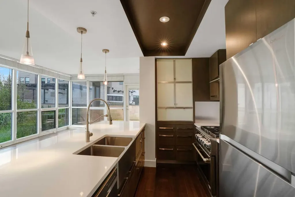 10 Shawnee Hill SW Calgary AB T2Y 0K5