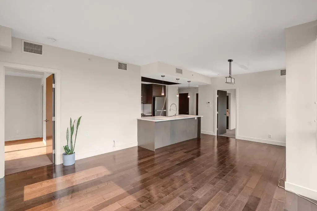 10 Shawnee Hill SW Calgary AB T2Y 0K5