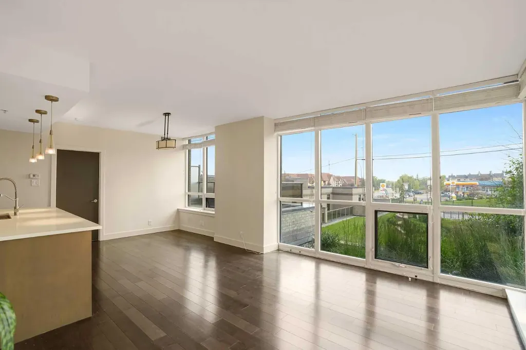 10 Shawnee Hill SW Calgary AB T2Y 0K5