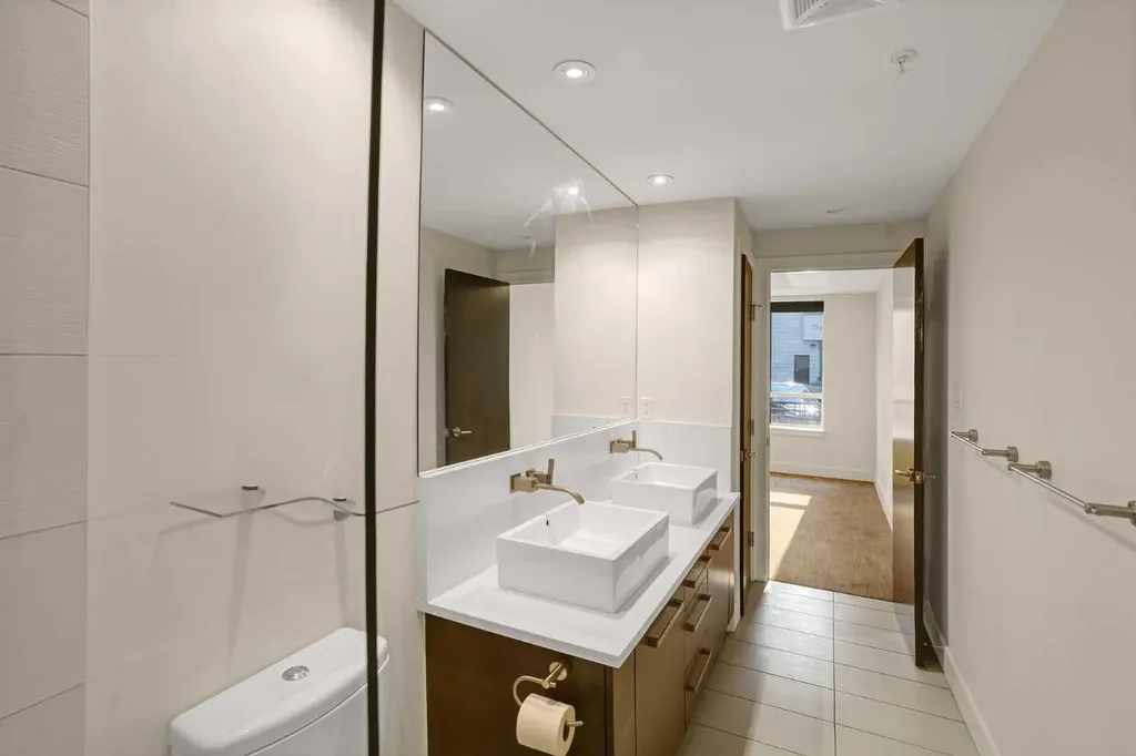 10 Shawnee Hill SW Calgary AB T2Y 0K5