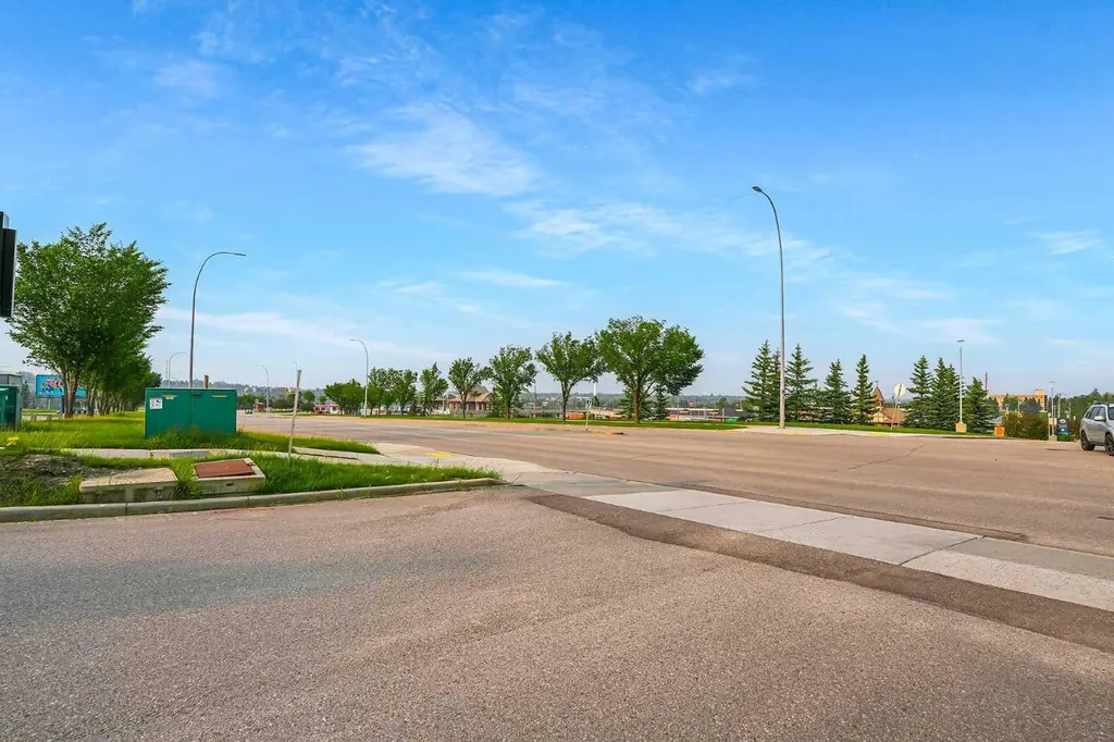 10 Shawnee Hill SW Calgary AB T2Y 0K5