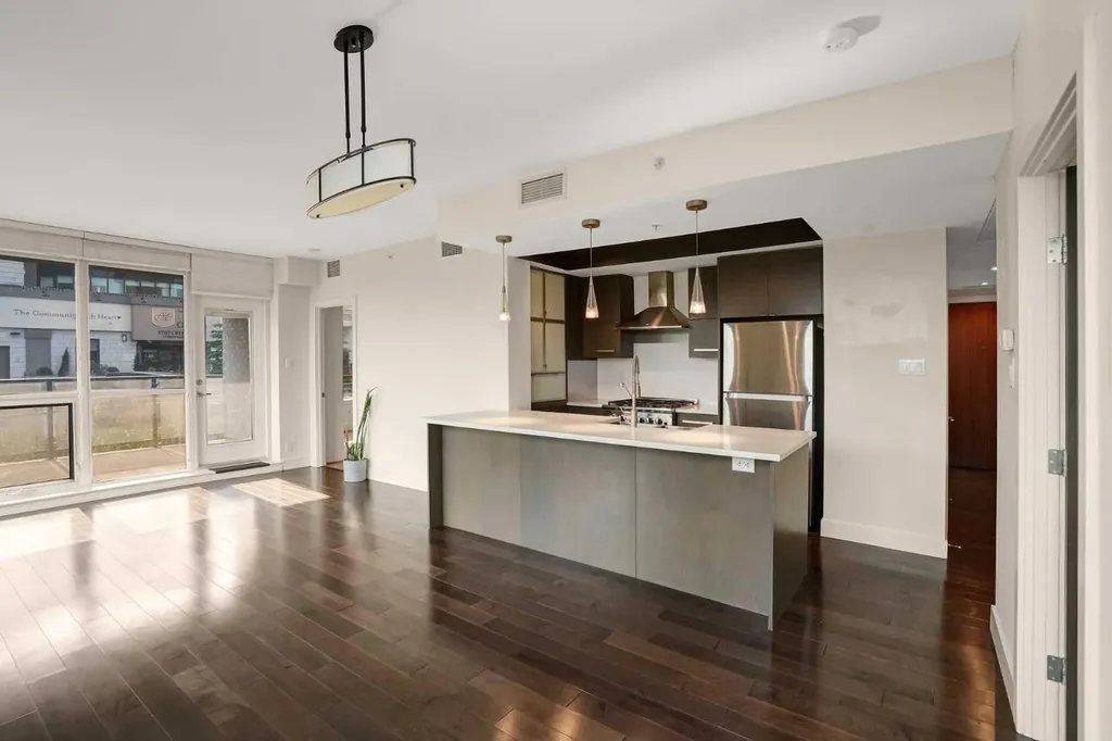 10 Shawnee Hill SW Calgary AB T2Y 0K5