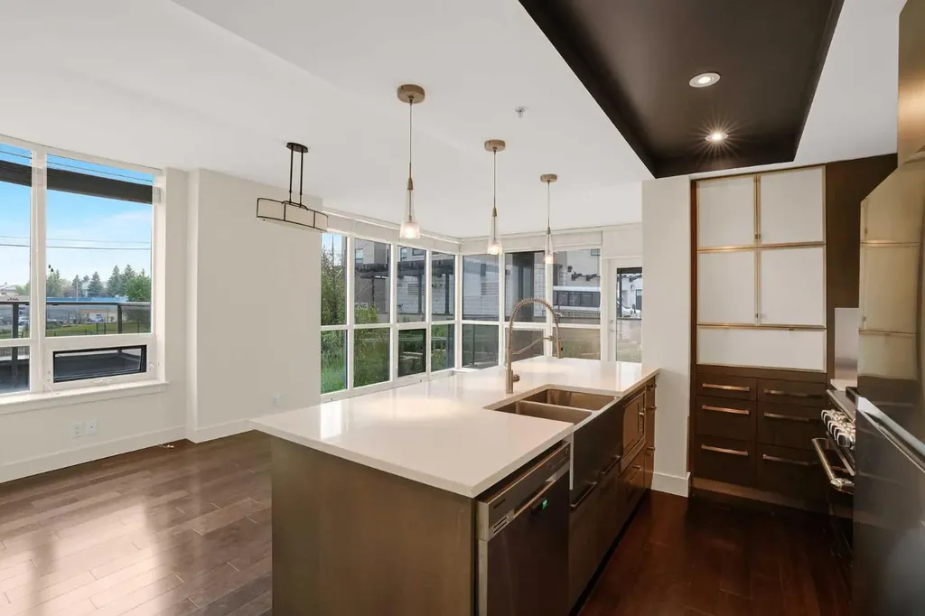 10 Shawnee Hill SW Calgary AB T2Y 0K5
