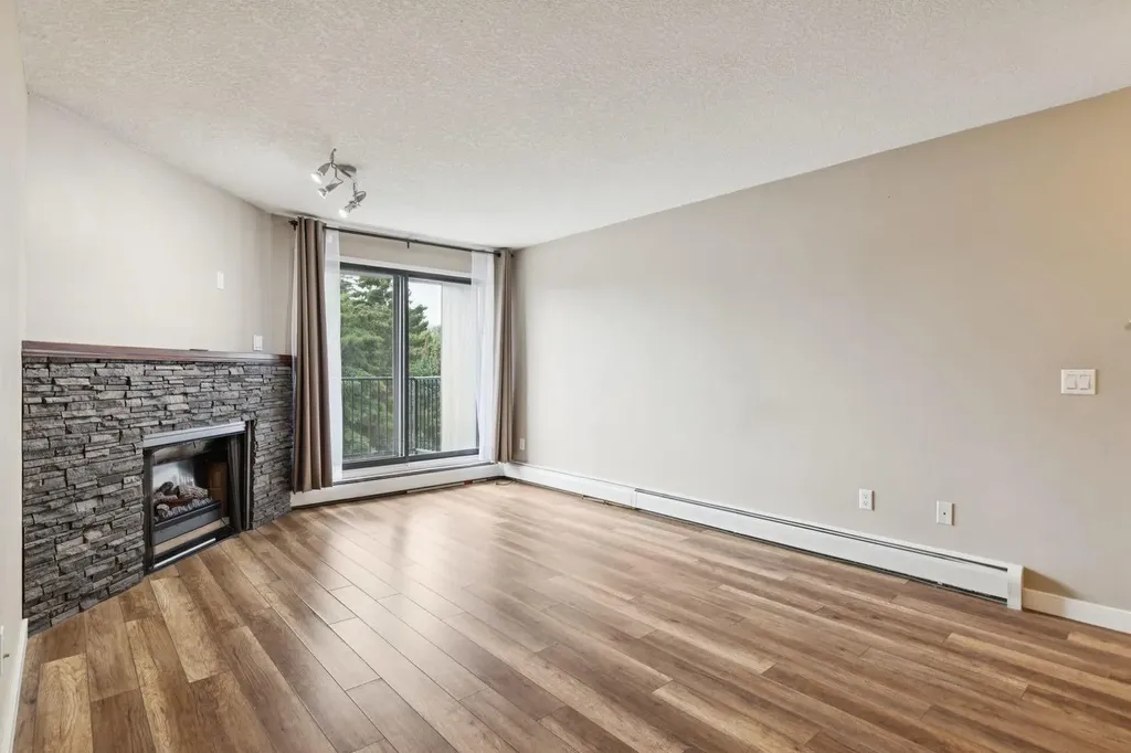 13045 6 Street SW Calgary AB T2W 5H1
