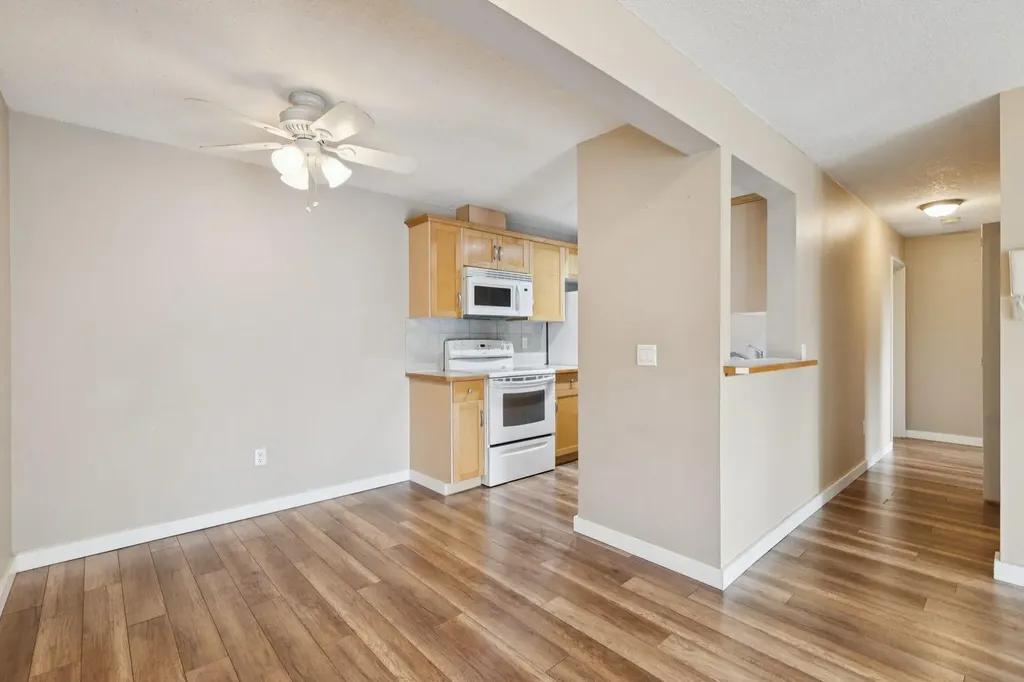 13045 6 Street SW Calgary AB T2W 5H1