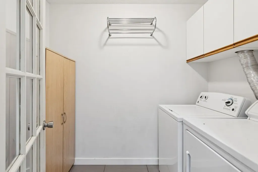 13045 6 Street SW Calgary AB T2W 5H1