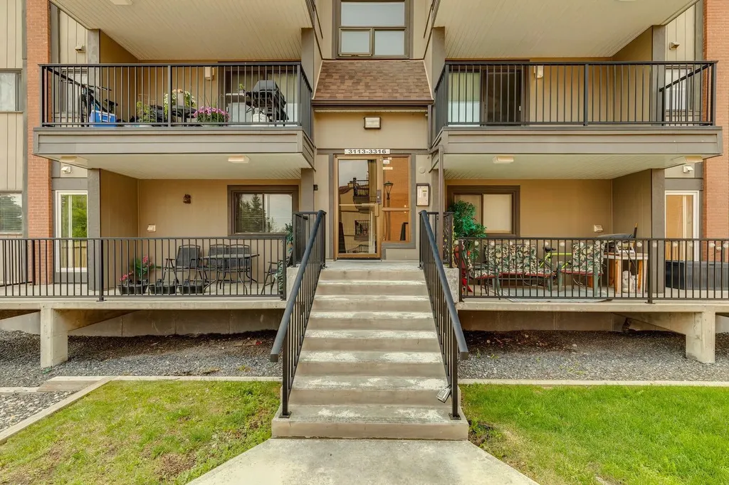 13045 6 Street SW Calgary AB T2W 5H1