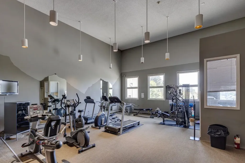 13045 6 Street SW Calgary AB T2W 5H1