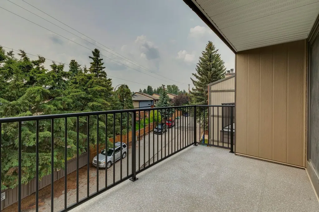 13045 6 Street SW Calgary AB T2W 5H1