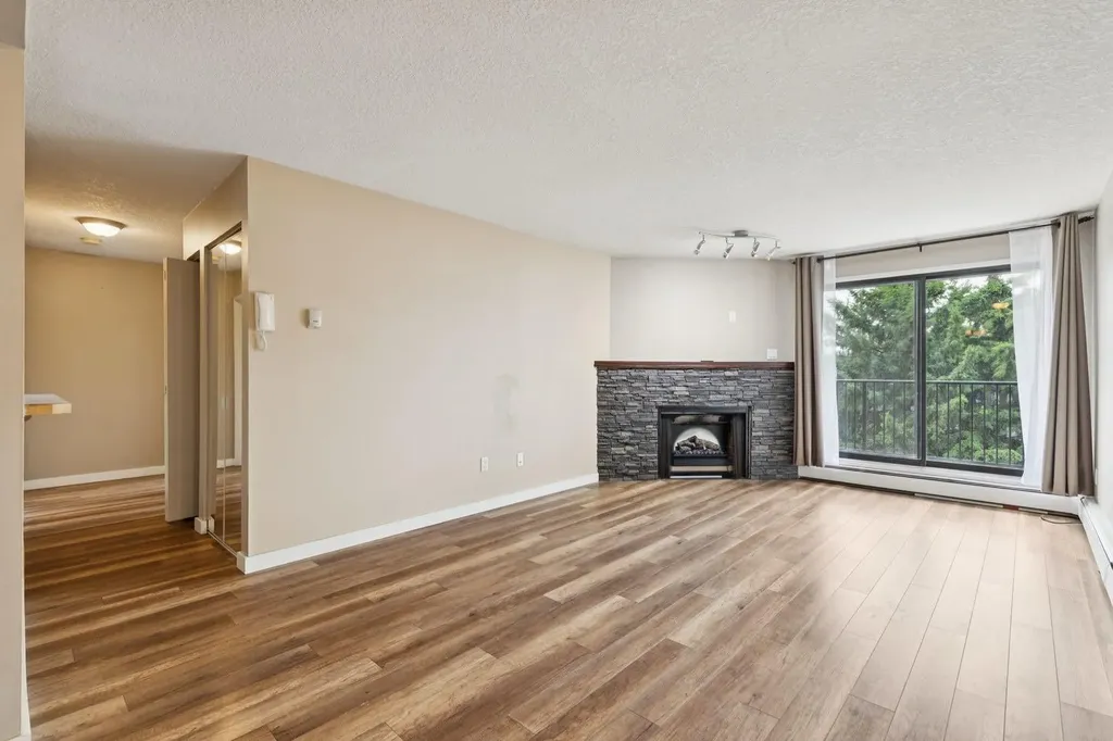 13045 6 Street SW Calgary AB T2W 5H1