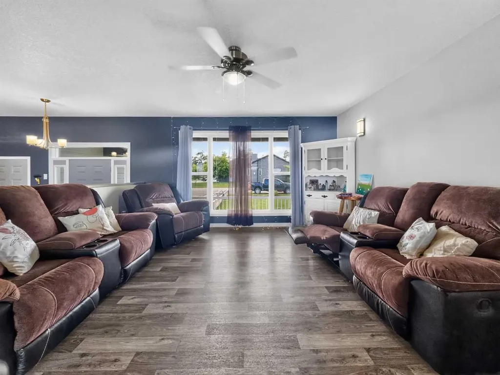10705 110 Street La Crete AB T0H 2H0