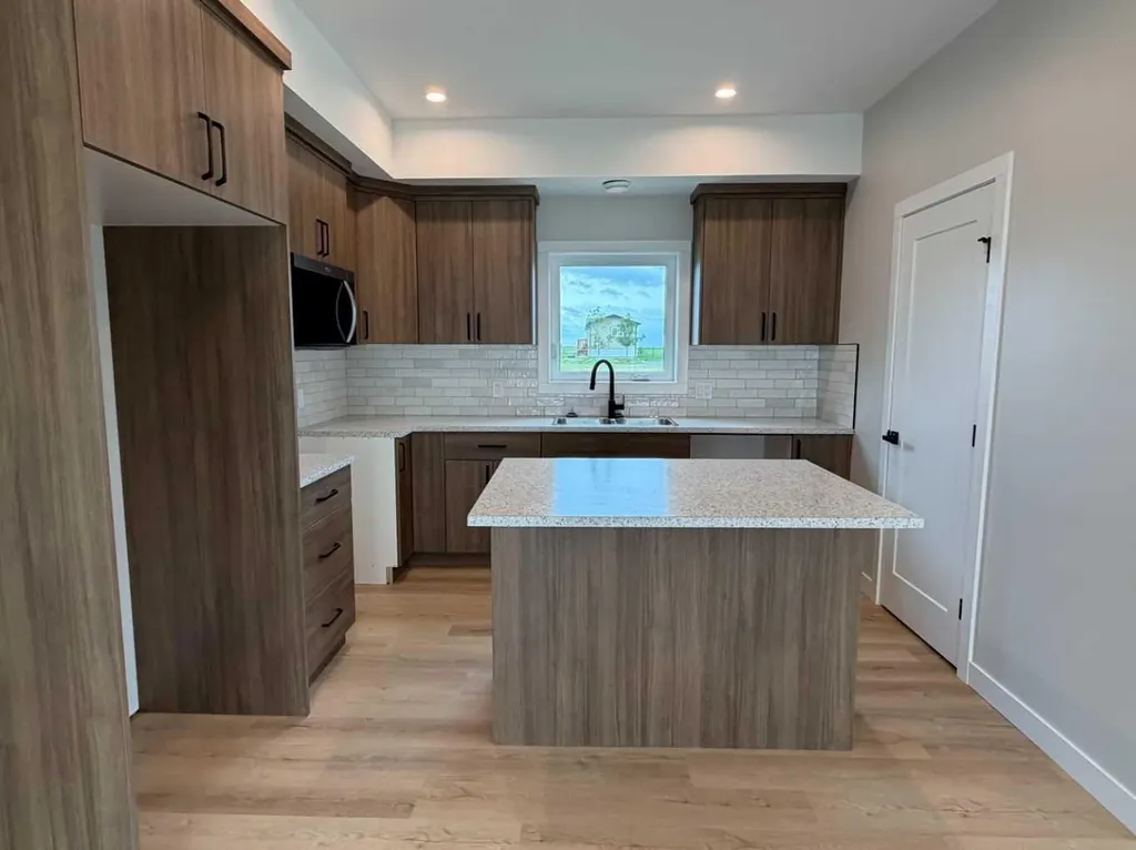 10 Meadows Way Taber AB T1G 2A2