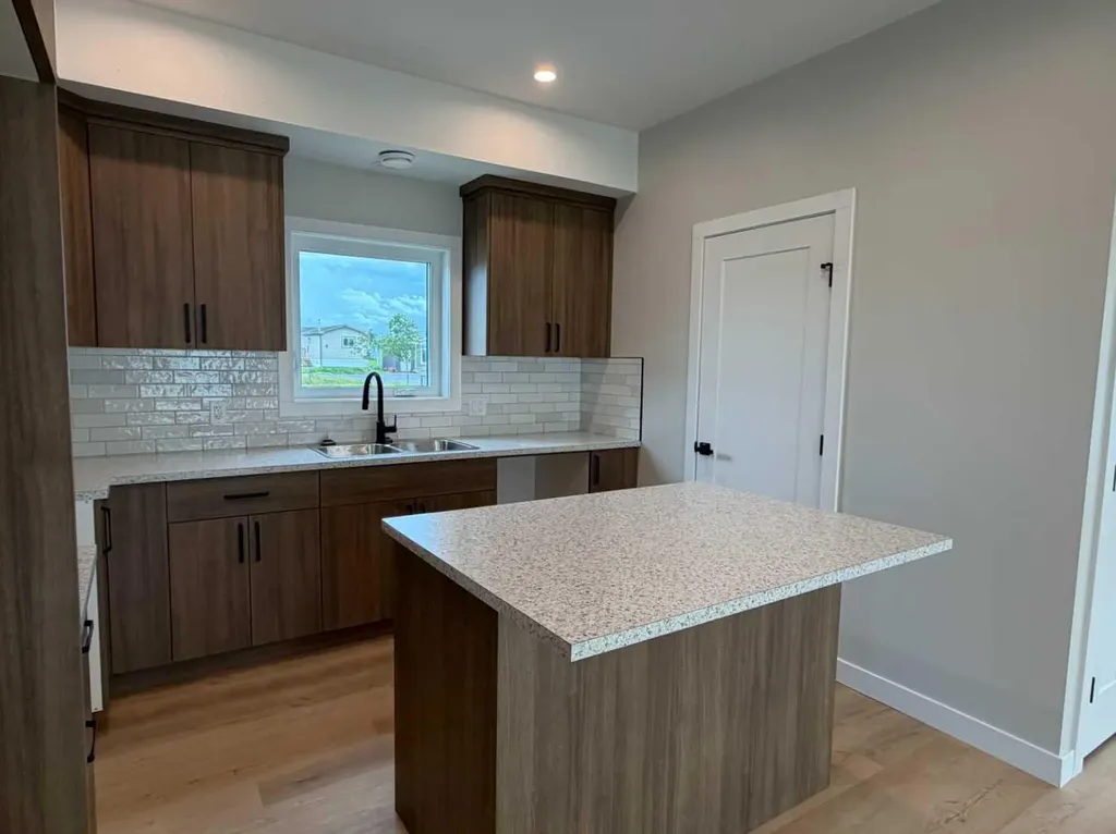 10 Meadows Way Taber AB T1G 2A2