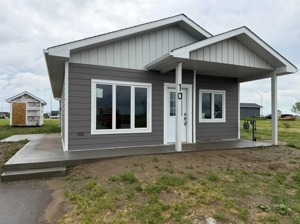 10 Meadows Way Taber AB T1G 2A2