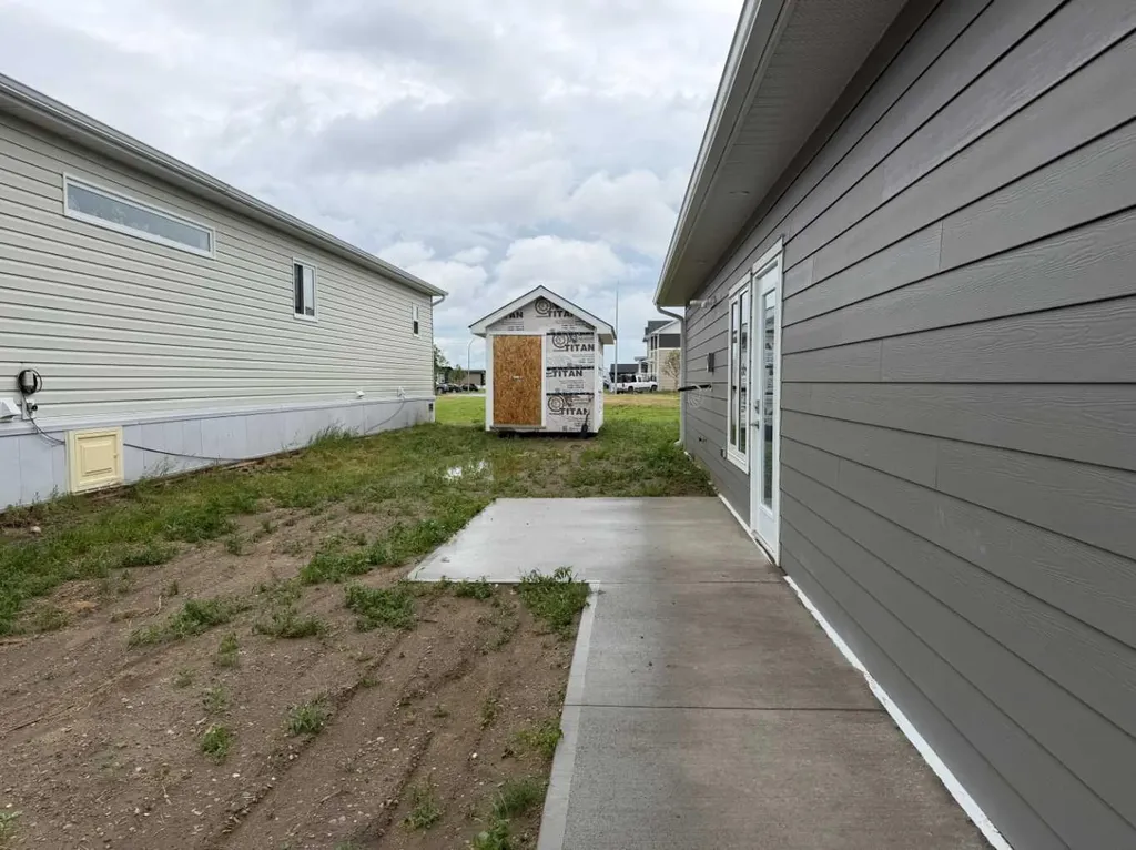 10 Meadows Way Taber AB T1G 2A2