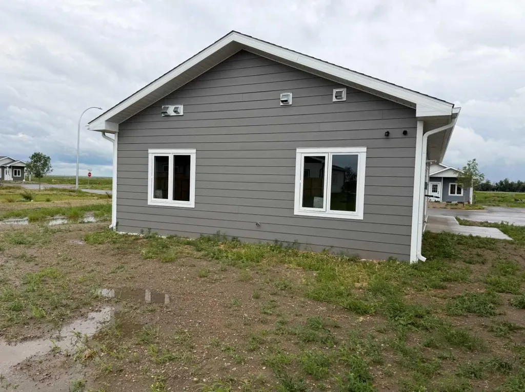 10 Meadows Way Taber AB T1G 2A2