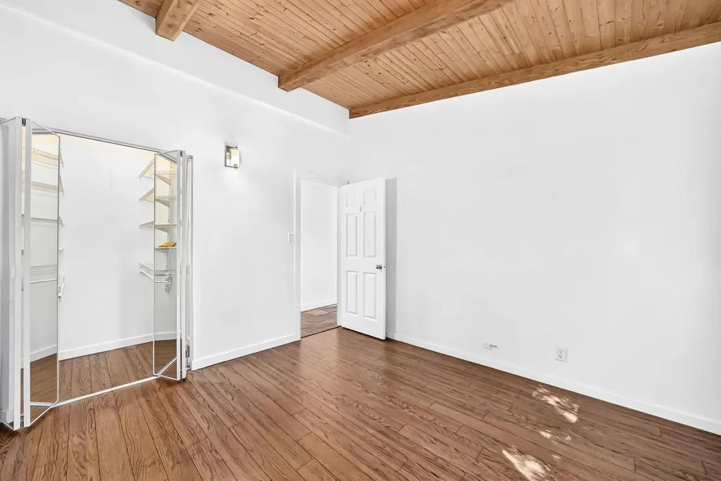 2623 Glenmount Drive SW Calgary AB T3E4C2
