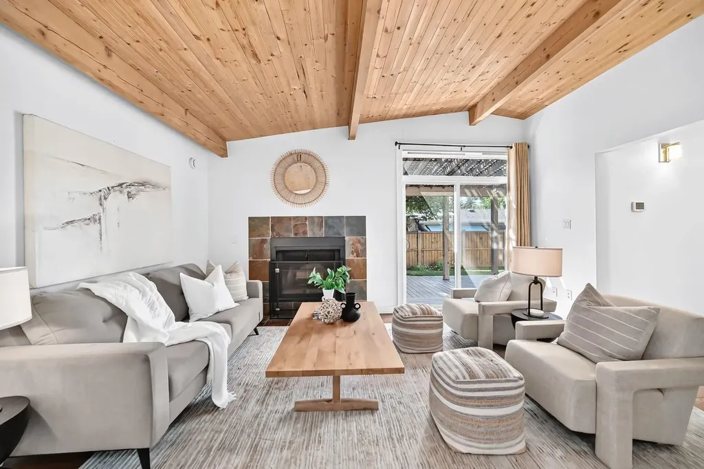 2623 Glenmount Drive SW Calgary AB T3E4C2
