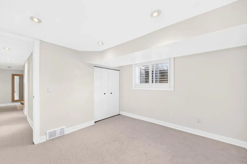 2623 Glenmount Drive SW Calgary AB T3E4C2