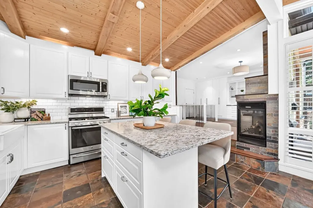 2623 Glenmount Drive SW Calgary AB T3E4C2