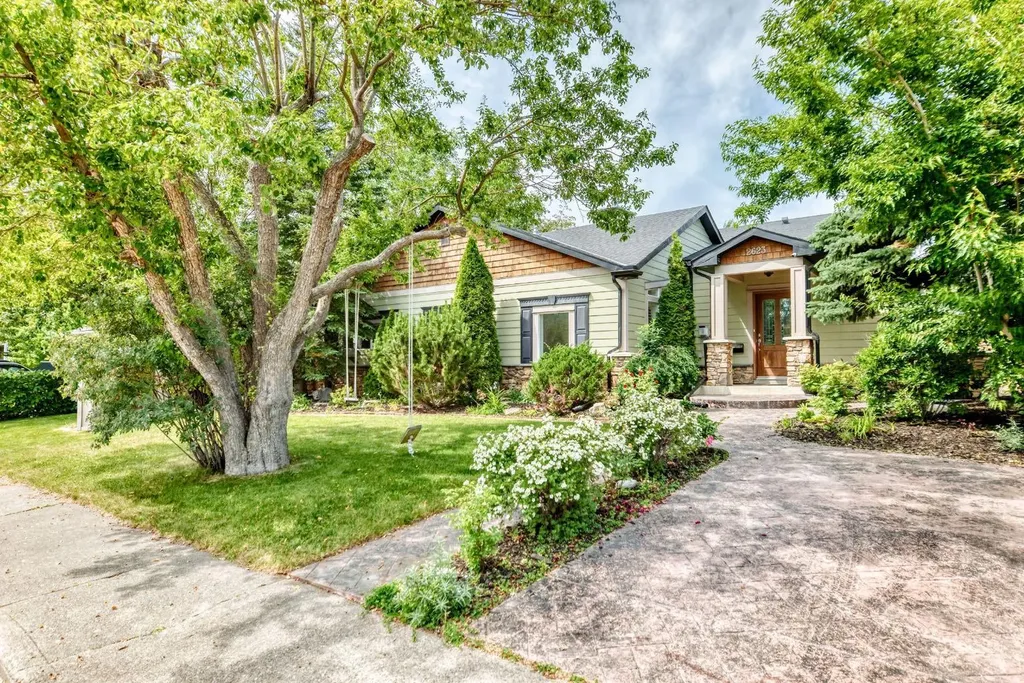2623 Glenmount Drive SW Calgary AB T3E4C2