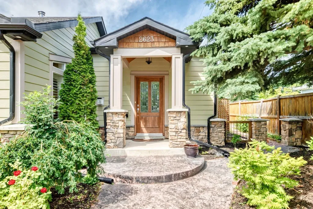2623 Glenmount Drive SW Calgary AB T3E4C2
