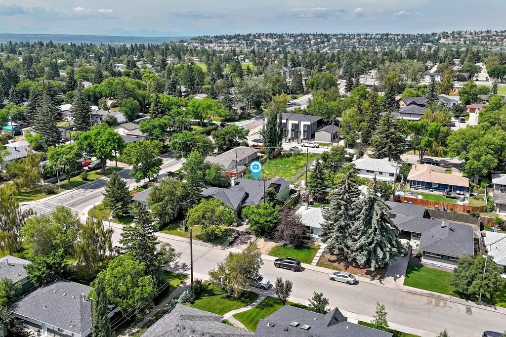 2623 Glenmount Drive SW Calgary AB T3E4C2