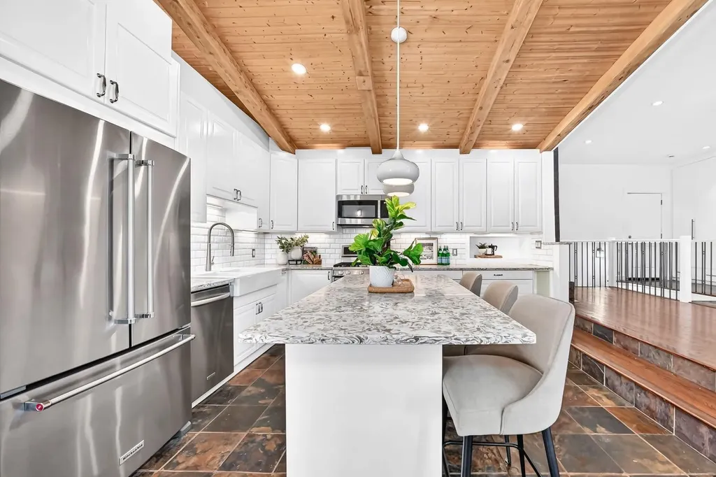2623 Glenmount Drive SW Calgary AB T3E4C2