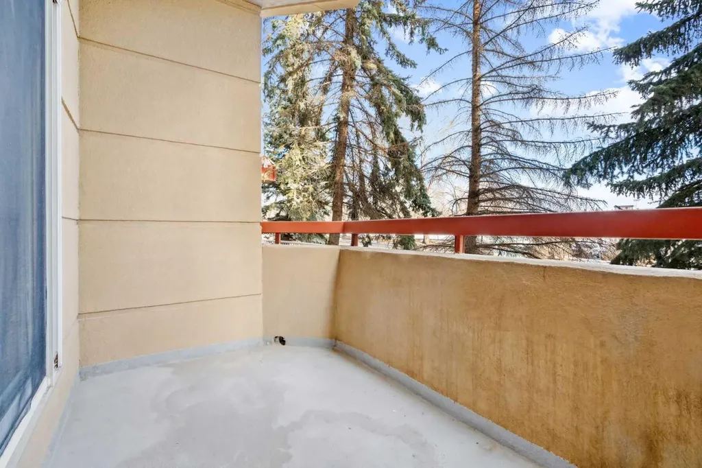 2011 University Drive NW Calgary AB T2N 4T4