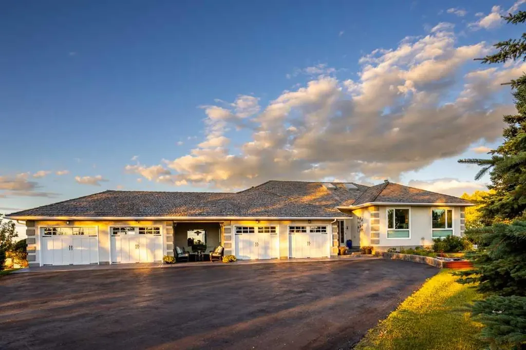 97 Pleasant View Heights Rural Rocky View County AB T4C 2B3