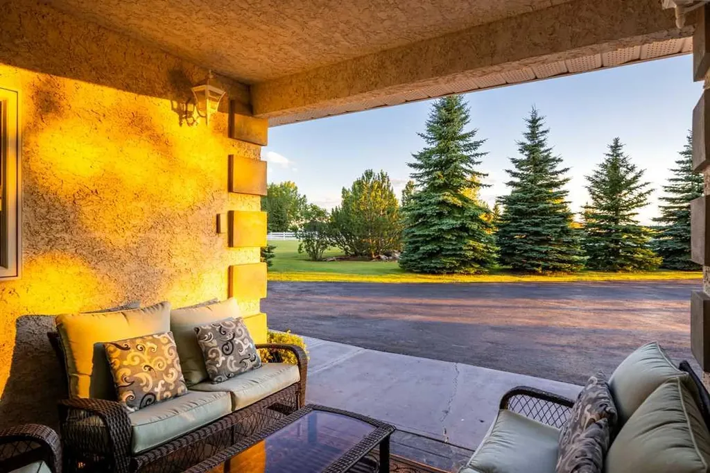 97 Pleasant View Heights Rural Rocky View County AB T4C 2B3