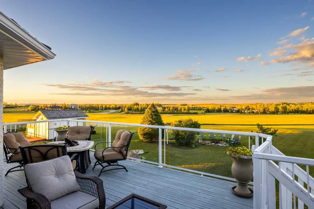 97 Pleasant View Heights Rural Rocky View County AB T4C 2B3
