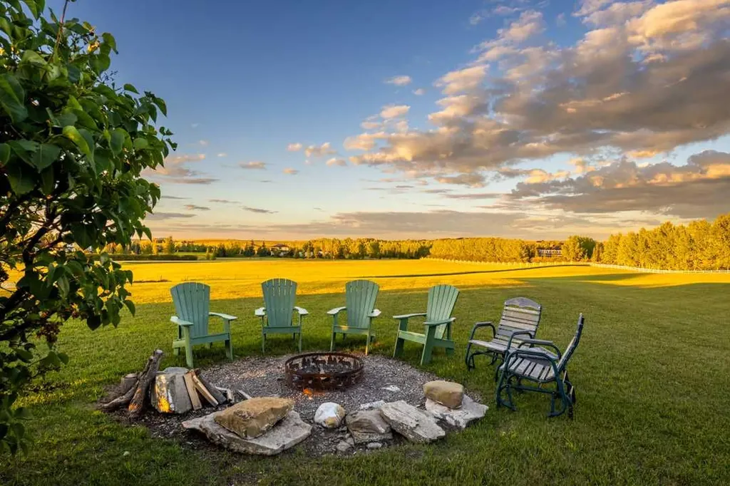 97 Pleasant View Heights Rural Rocky View County AB T4C 2B3