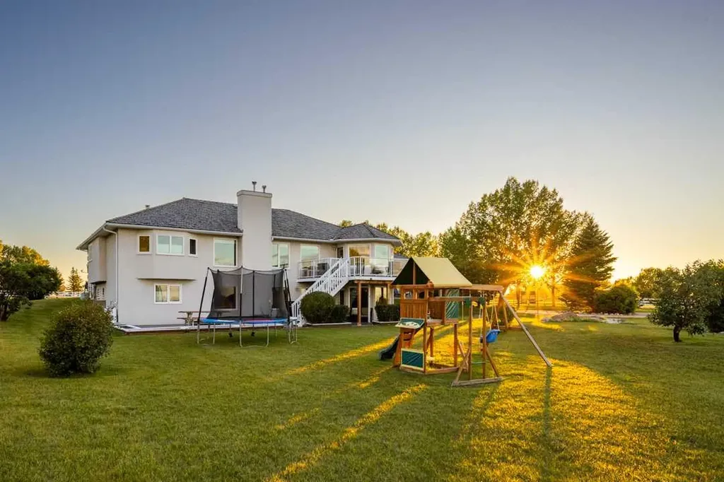 97 Pleasant View Heights Rural Rocky View County AB T4C 2B3