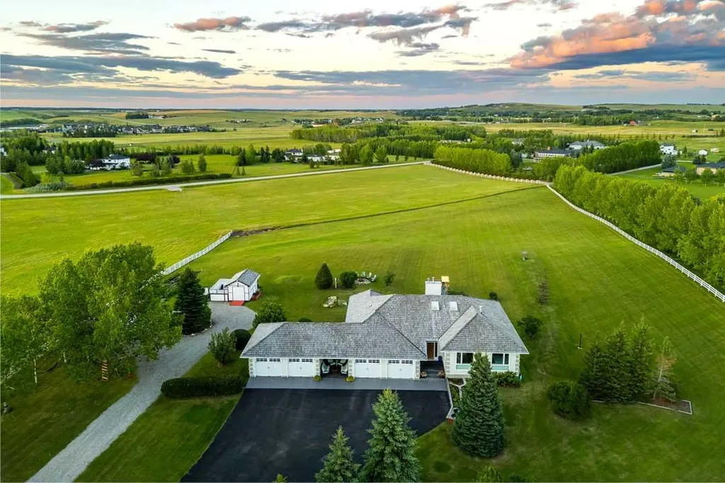 97 Pleasant View Heights Rural Rocky View County AB T4C 2B3