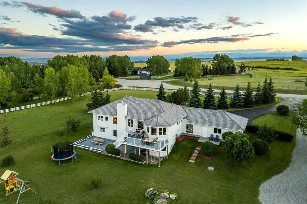97 Pleasant View Heights Rural Rocky View County AB T4C 2B3