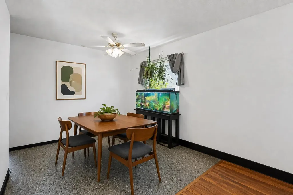 2524 106 Avenue SW Calgary AB T2W 2H9
