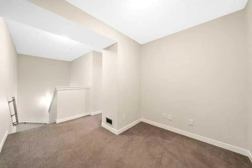 10 Westpark Link SW Calgary AB T3H 0Y5