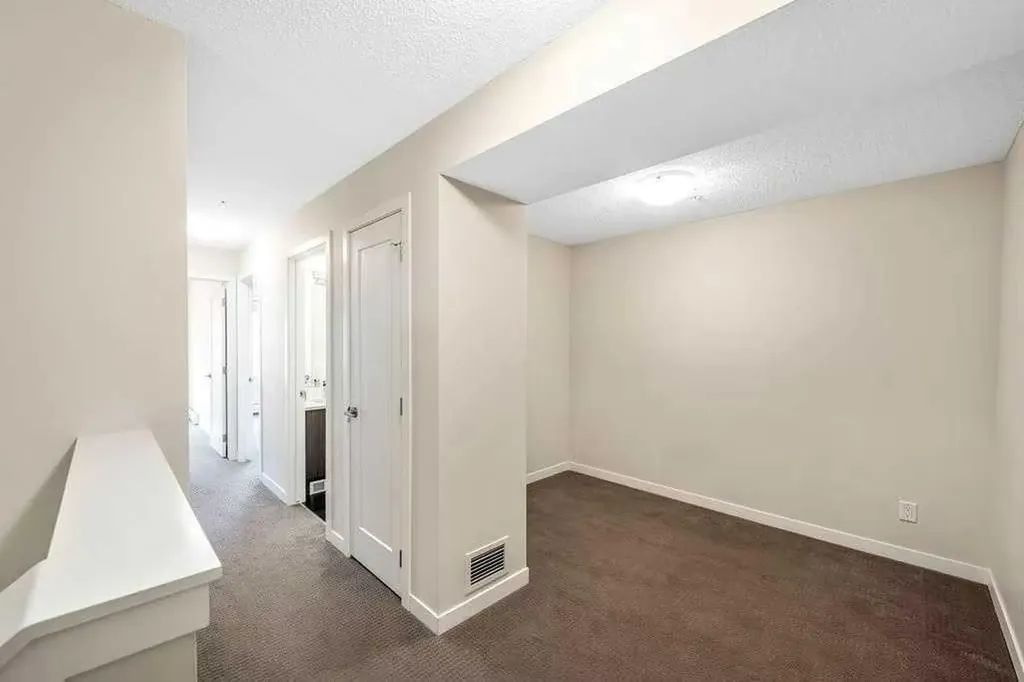 10 Westpark Link SW Calgary AB T3H 0Y5