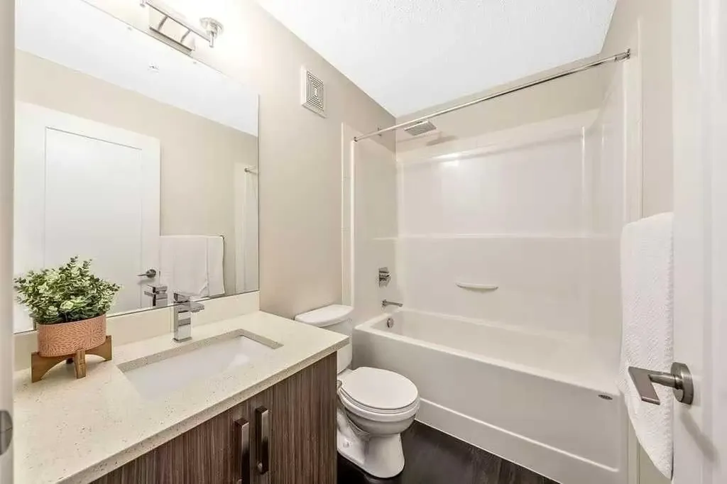10 Westpark Link SW Calgary AB T3H 0Y5