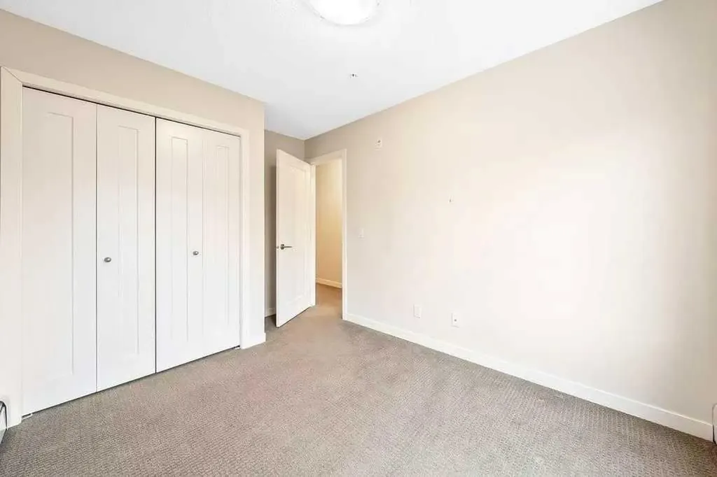10 Westpark Link SW Calgary AB T3H 0Y5