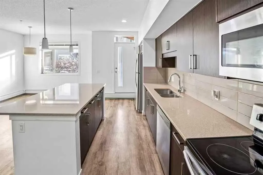 10 Westpark Link SW Calgary AB T3H 0Y5